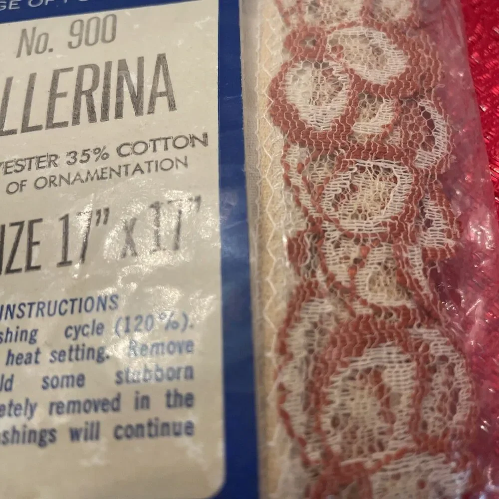 Vtg Cloth Napkins 1 Pkgs 17x17 New In Package  Lace Edges Ballerina Fall